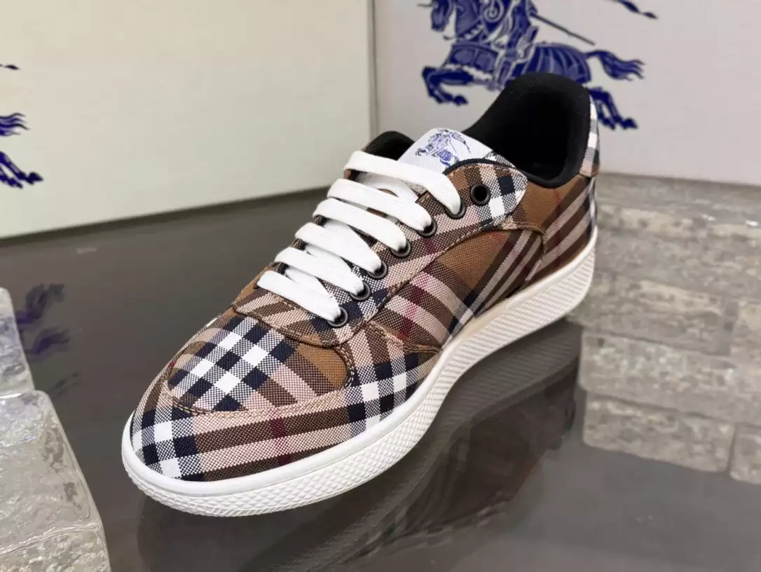 BURBERRY TERRACE CHECK SNEAKERS – BBR106 - 图片 3