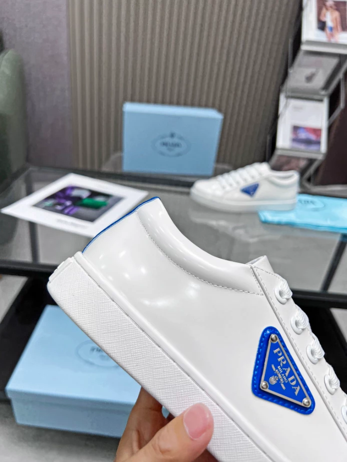 PRADA BRUSHED LEATHER SNEAKERS – PRD044 - 图片 4