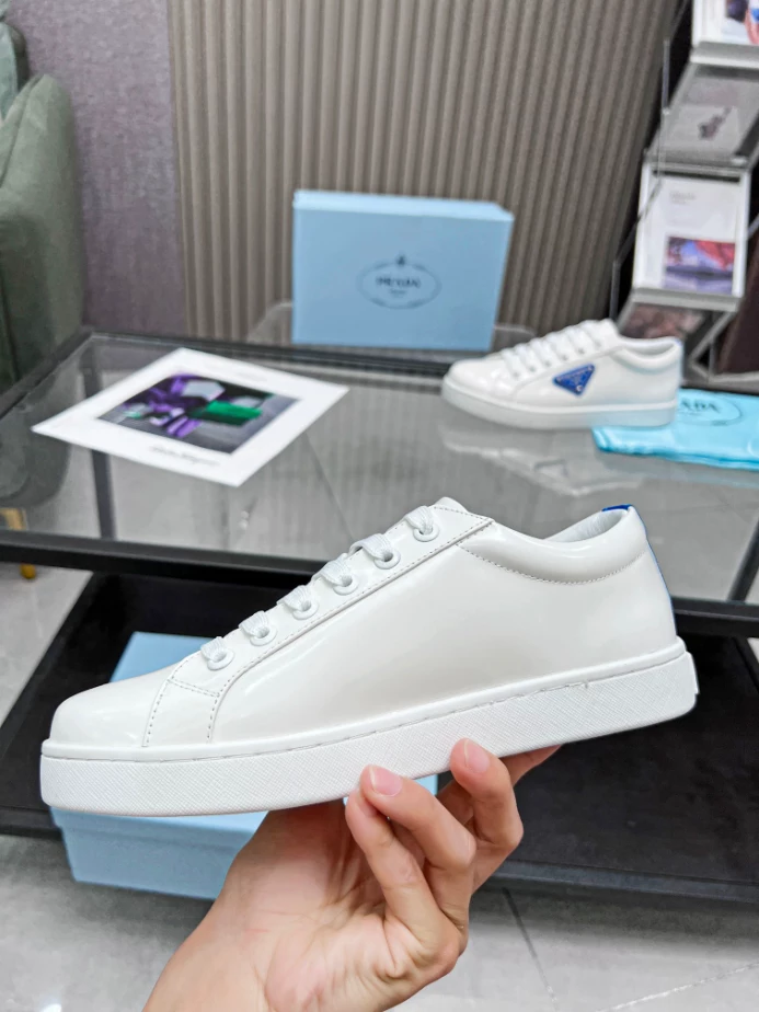 PRADA BRUSHED LEATHER SNEAKERS – PRD044 - 图片 3