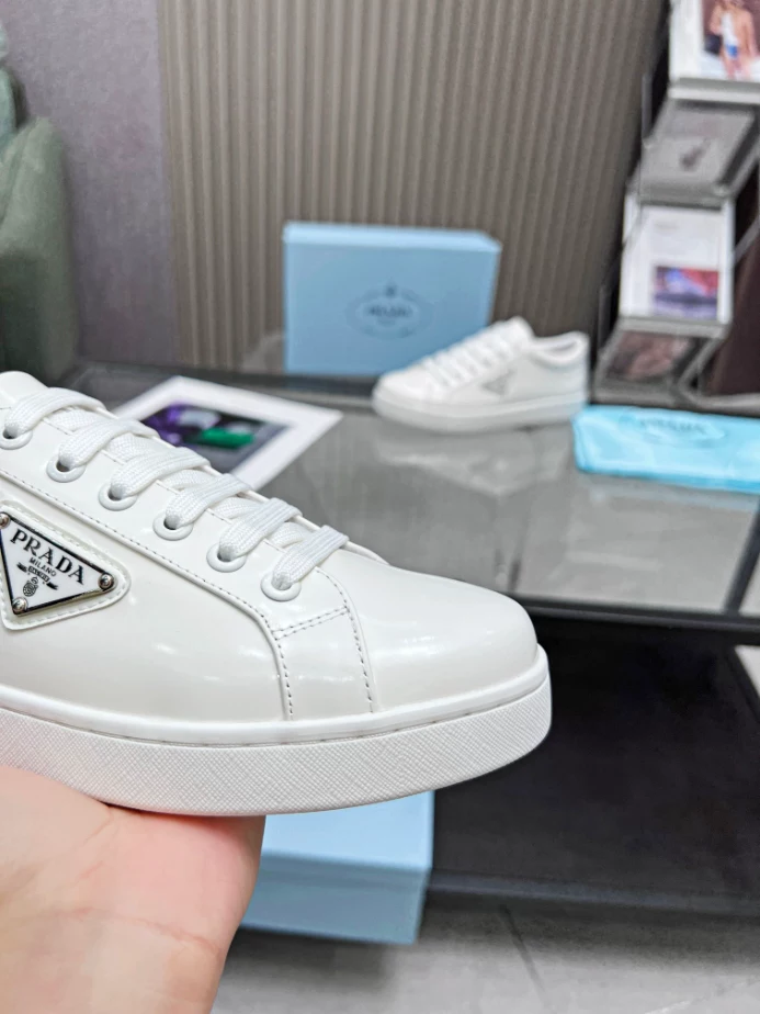 PRADA BRUSHED LEATHER SNEAKERS – PRD045 - 图片 10