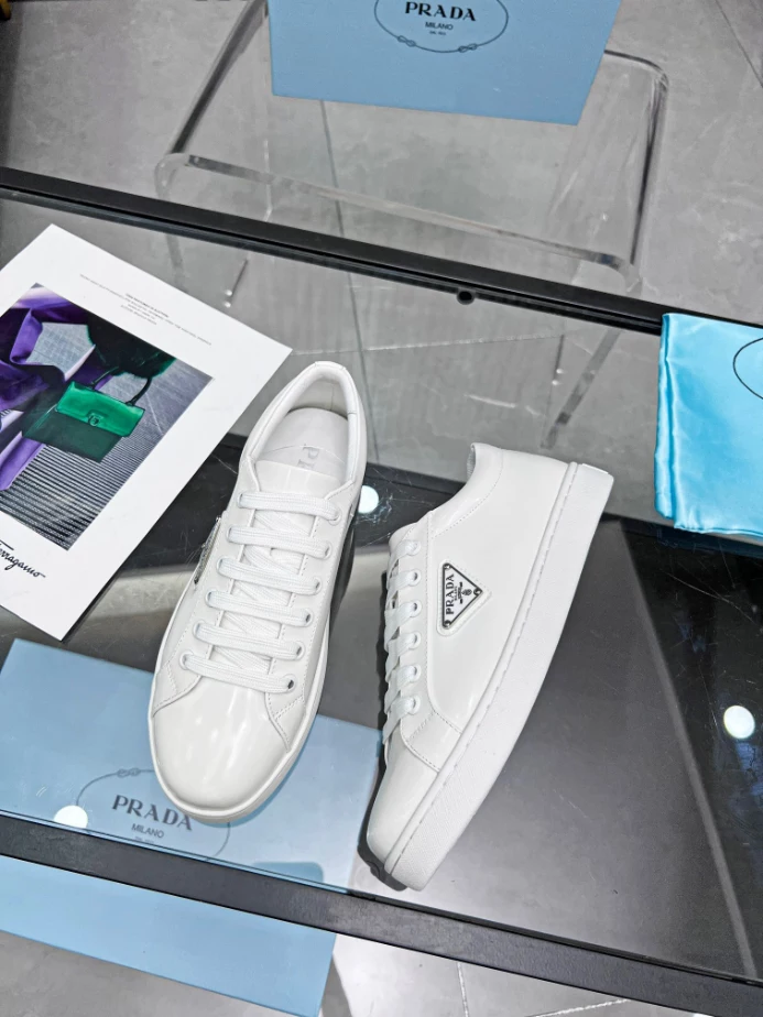 PRADA BRUSHED LEATHER SNEAKERS – PRD045 - 图片 3