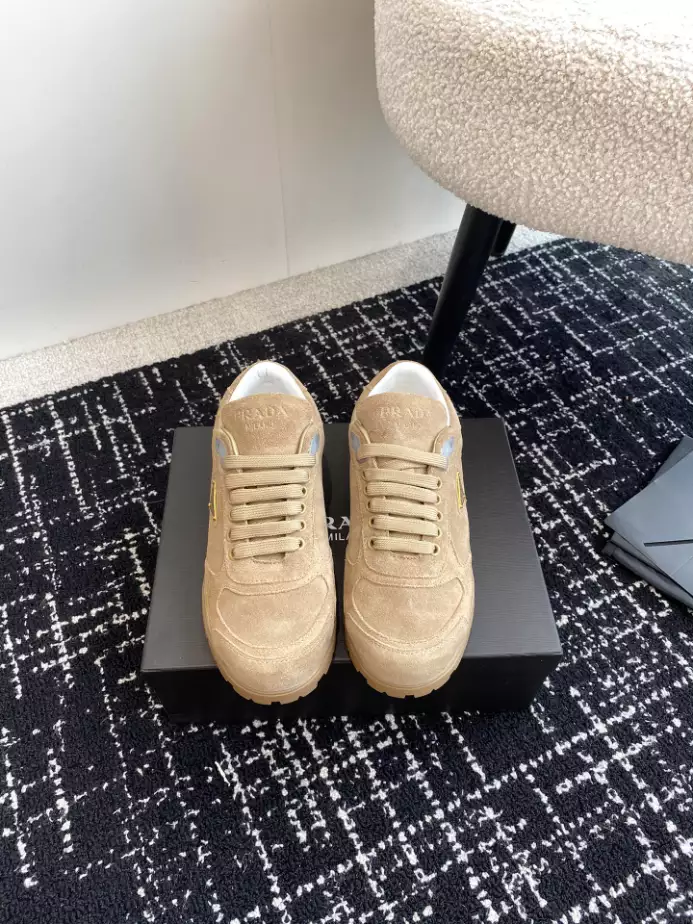 PRADA TRAIL FADED SUEDE SNEAKERS IN ECRU – PRD080 - 图片 4