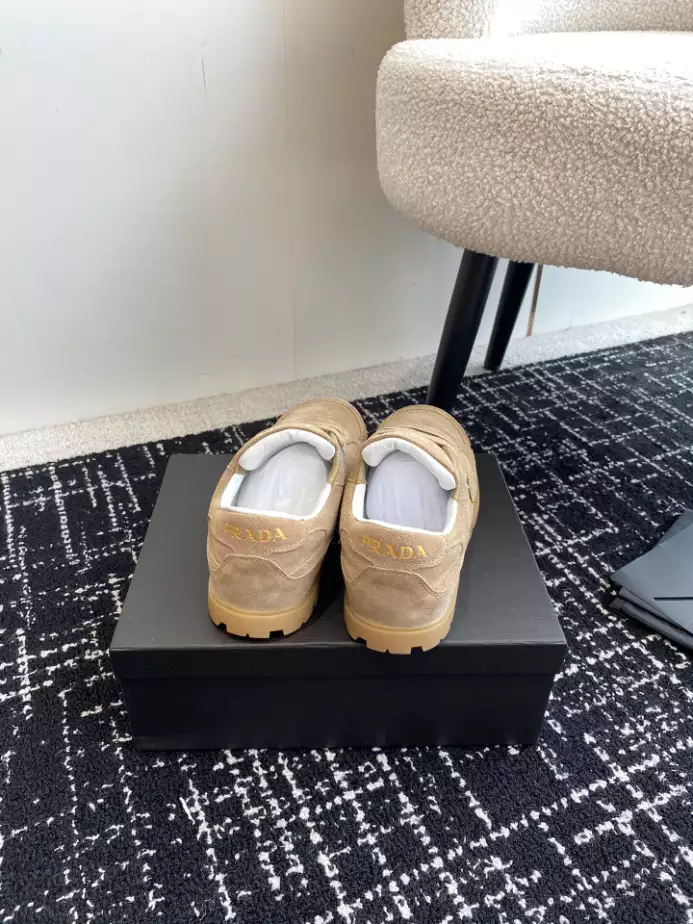 PRADA TRAIL FADED SUEDE SNEAKERS IN ECRU – PRD080 - 图片 5