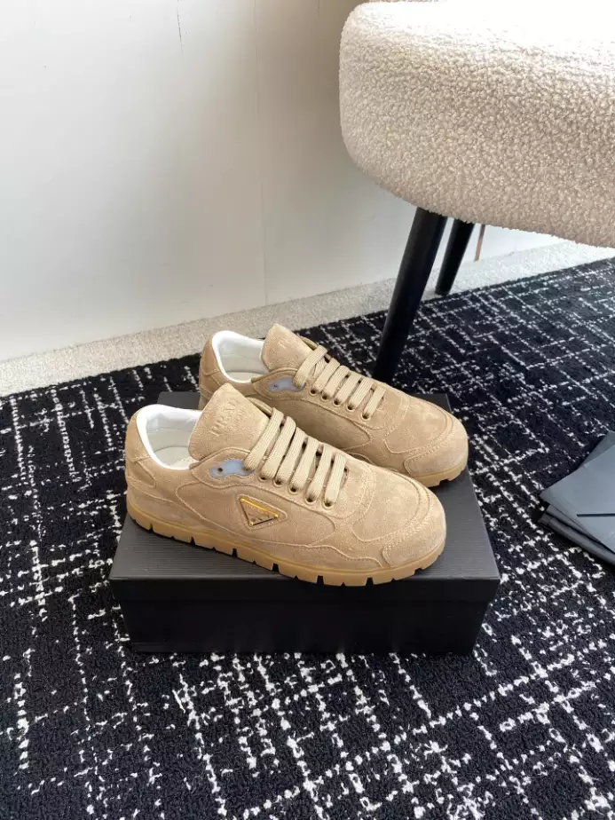 PRADA TRAIL FADED SUEDE SNEAKERS IN ECRU – PRD080 - 图片 2